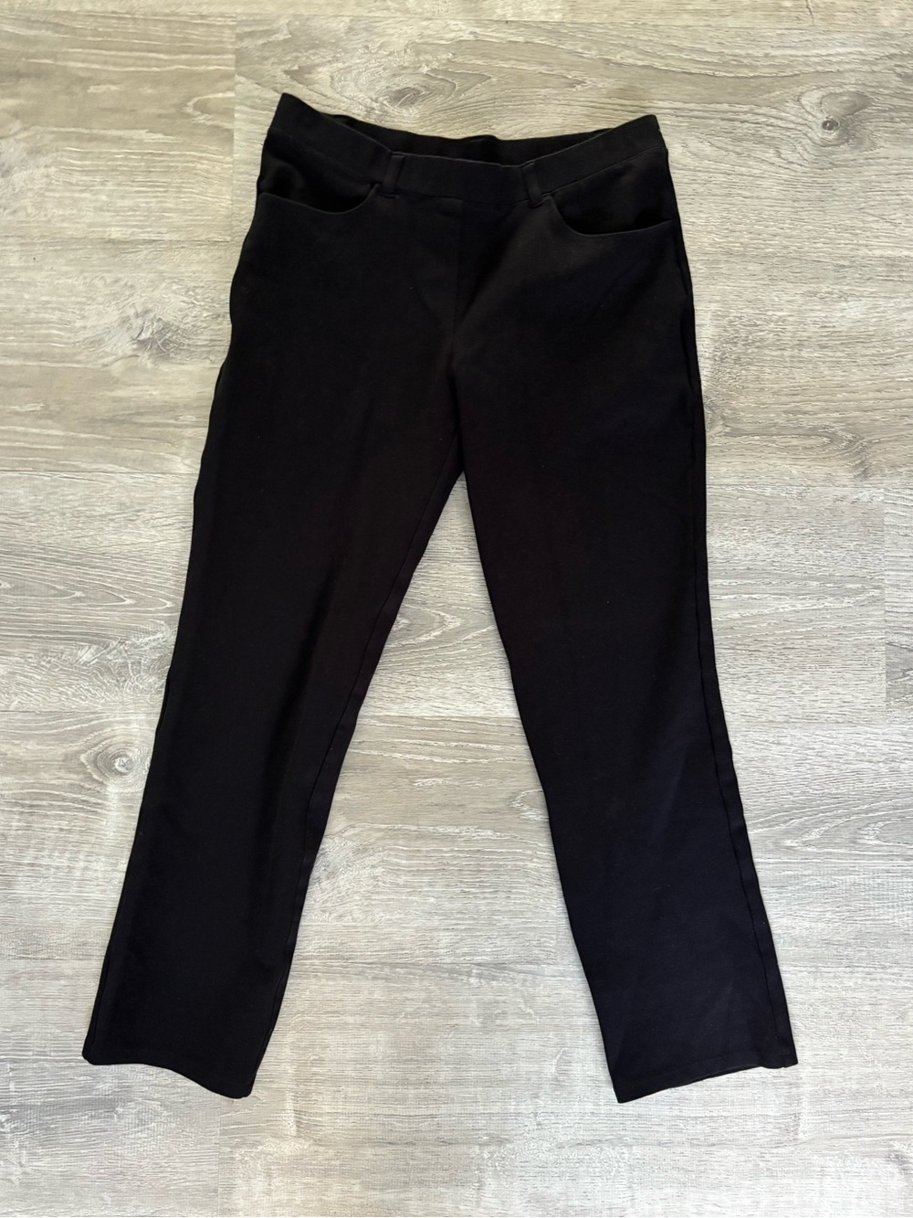 Quince Ultra-Stretch Ponte Pant Medium Petite MP Black
Gently Used
